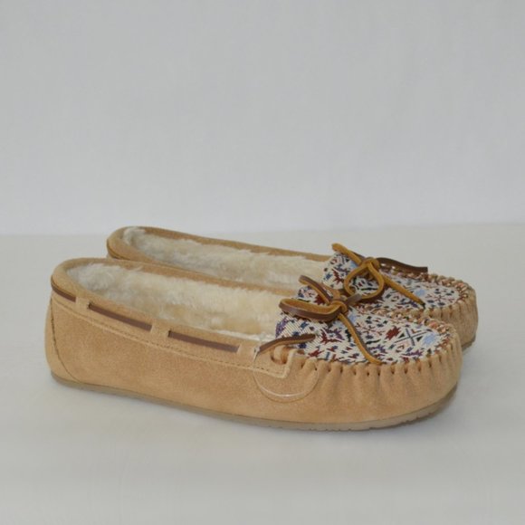 Minnetonka Shoes - New Minnetonka leather Moccasin Shoes Slippers